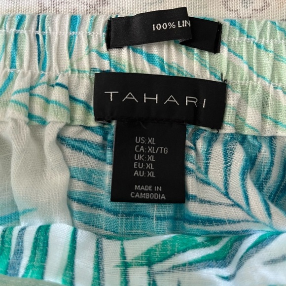 Tahari Green Knee-Length Pencil Skirt with Slit - Picture 10 of 12